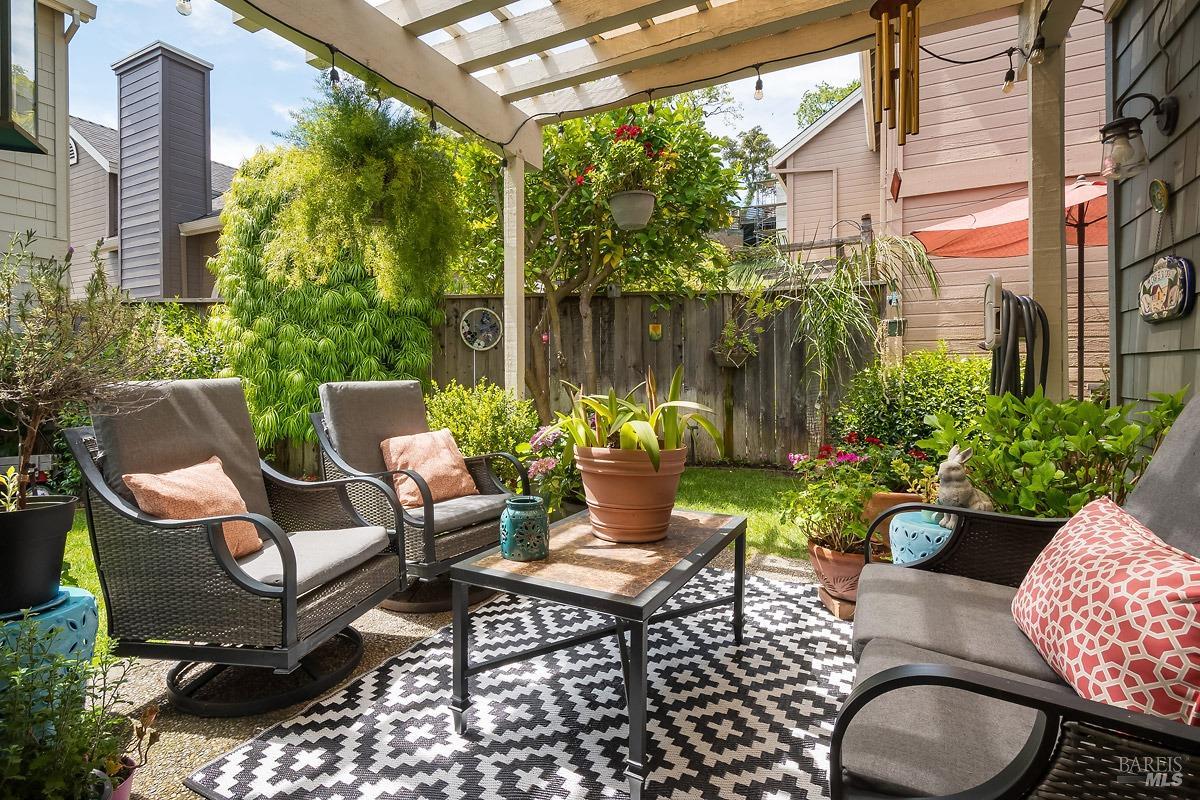 226 Ignacio Valley Cir