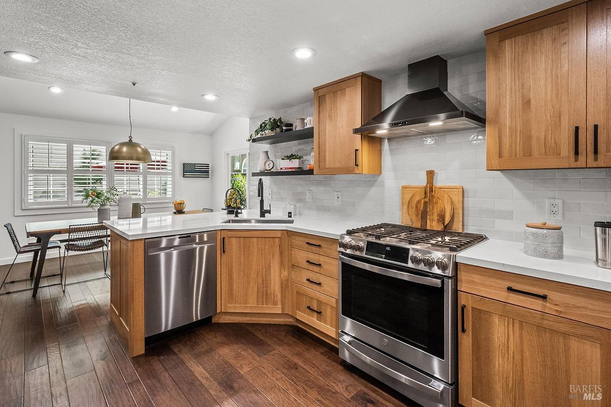 226 Ignacio Valley Cir