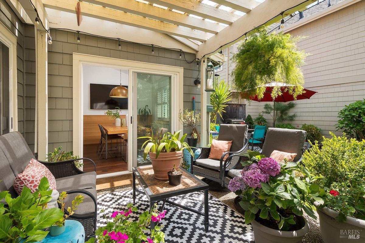 226 Ignacio Valley Cir