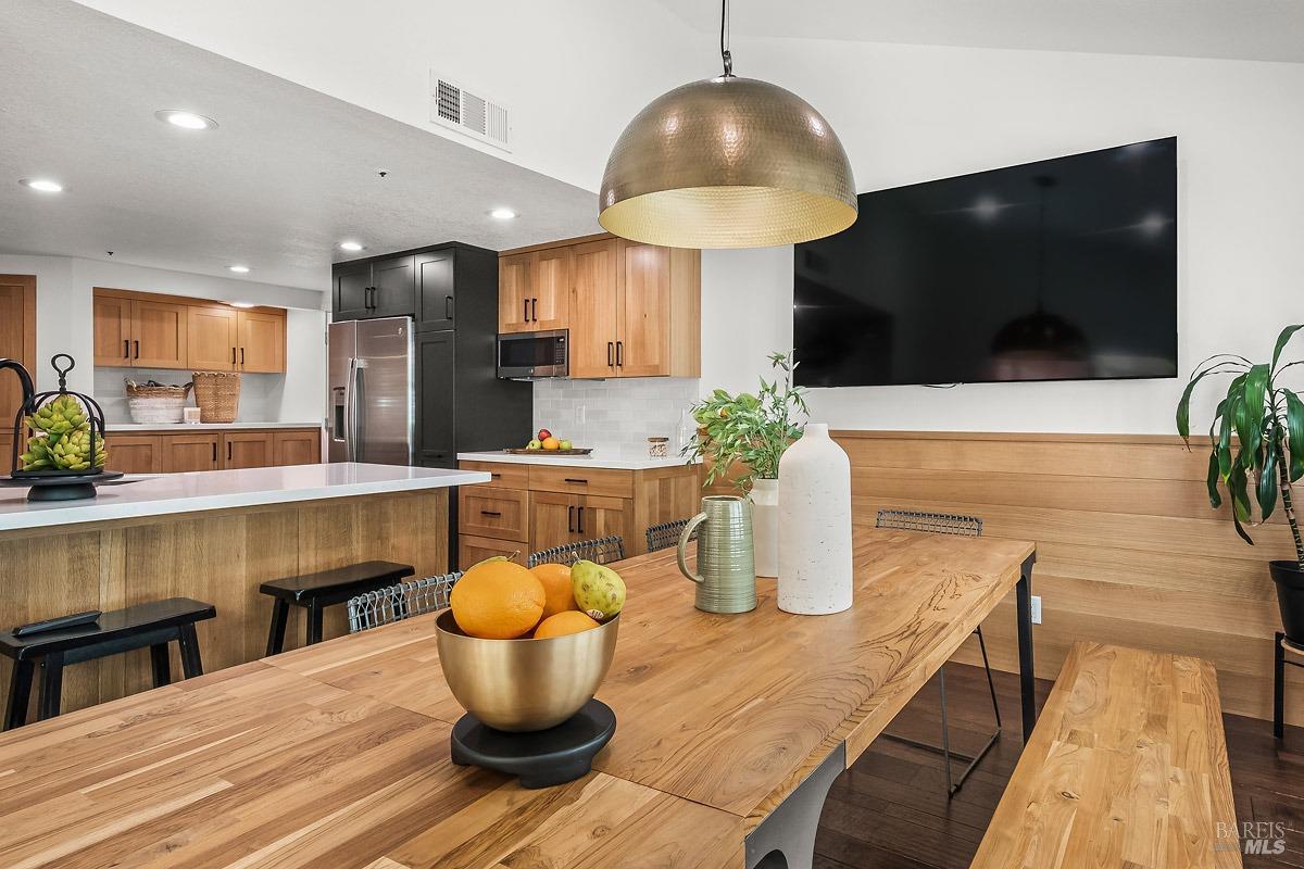 226 Ignacio Valley Cir