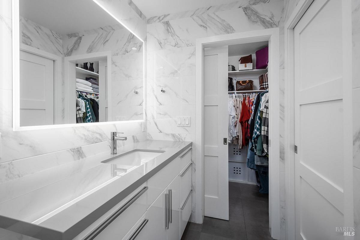 226 Ignacio Valley Cir