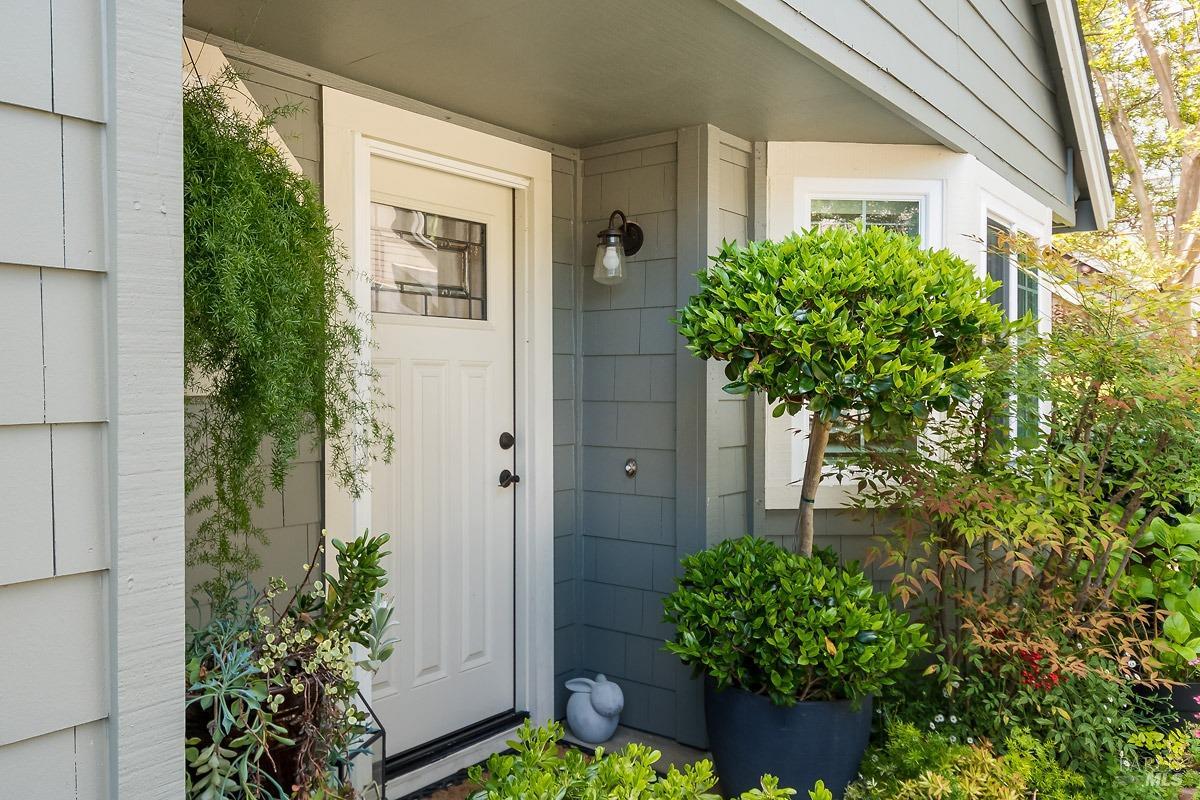 226 Ignacio Valley Cir