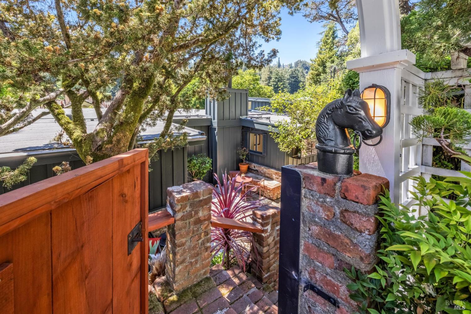 29 Portola Ln