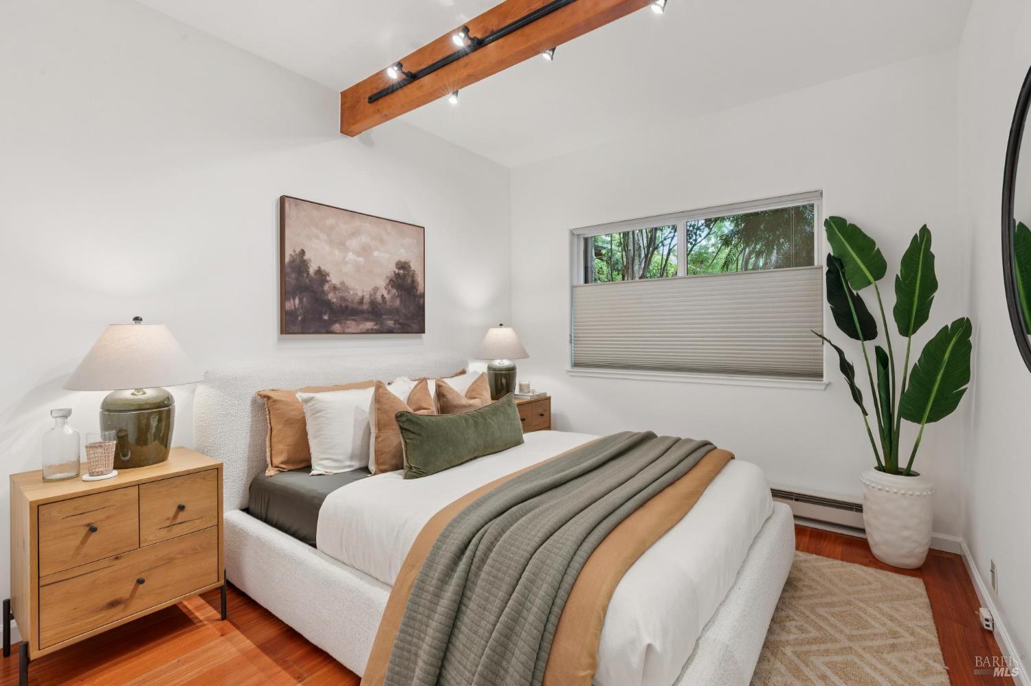 84 Madrone Ave #1