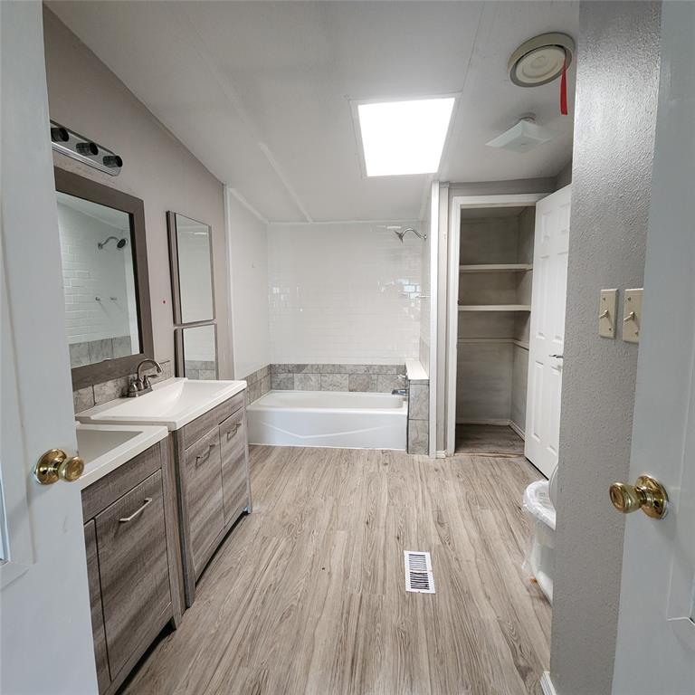 705 W Locust Street