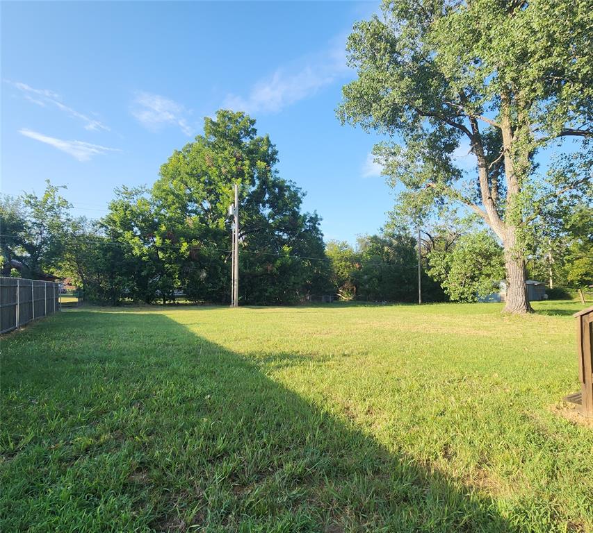 705 W Locust Street
