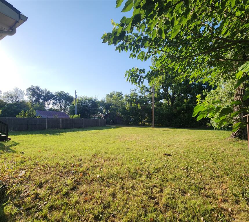 705 W Locust Street
