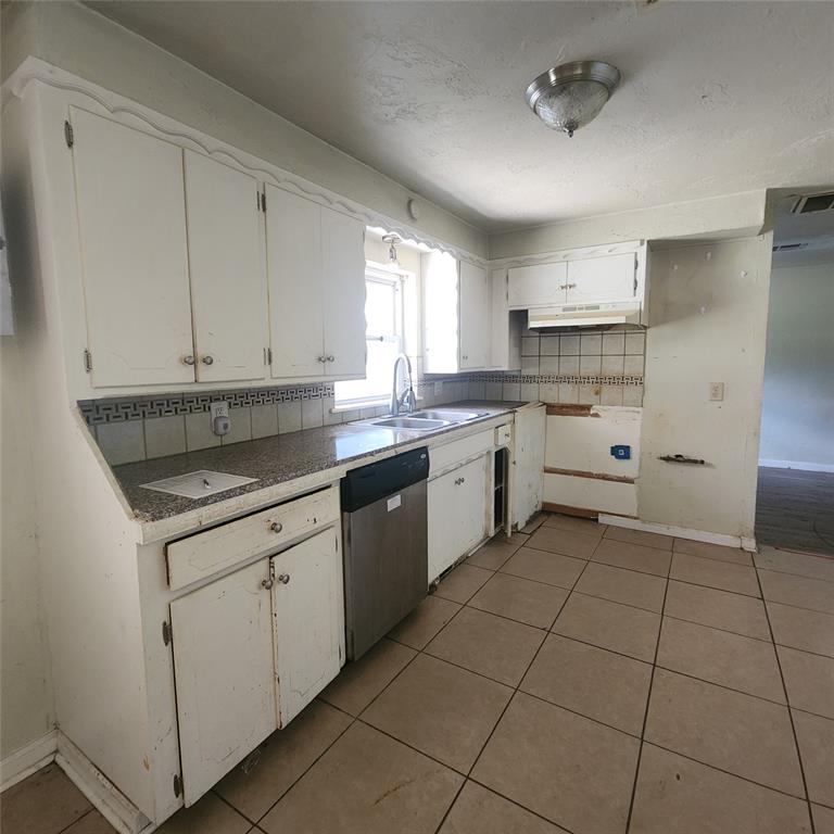 9300 NE 46th Street