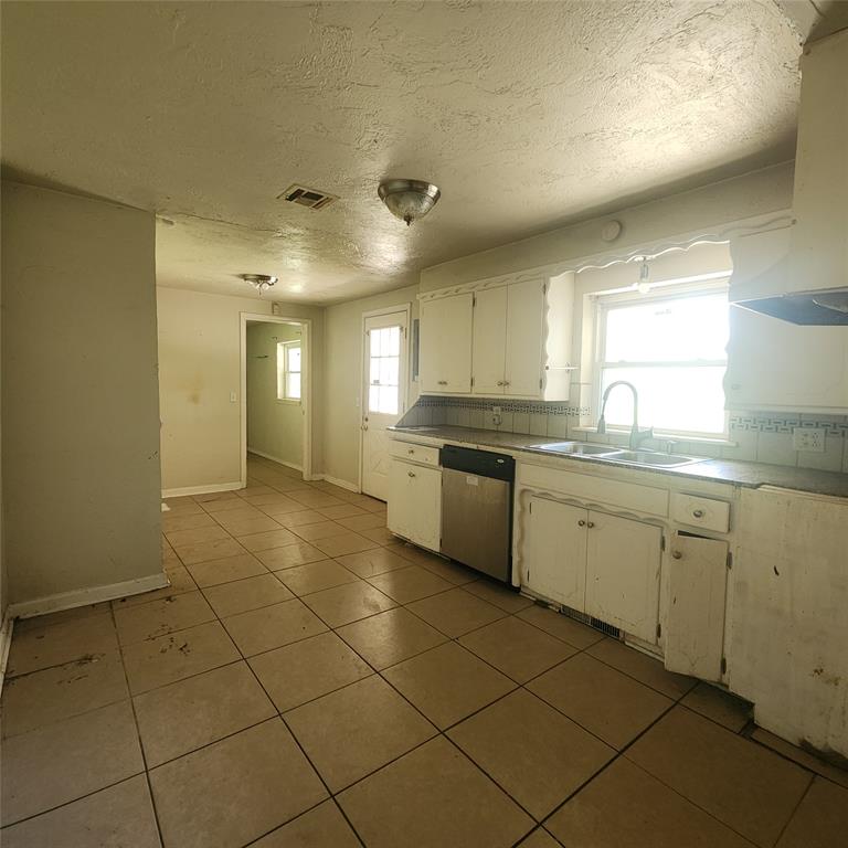 9300 NE 46th Street