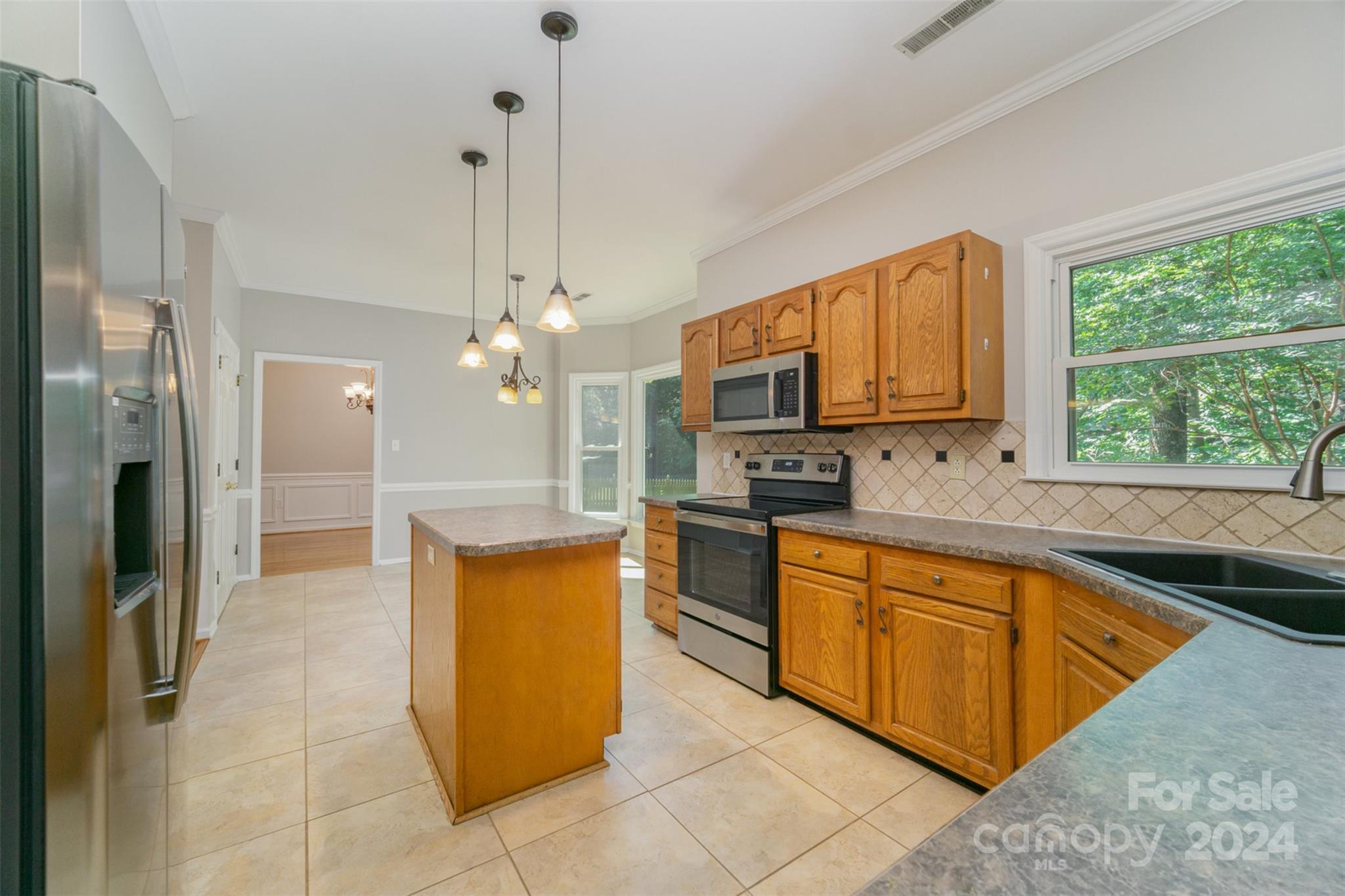 4137 Silvermere Way