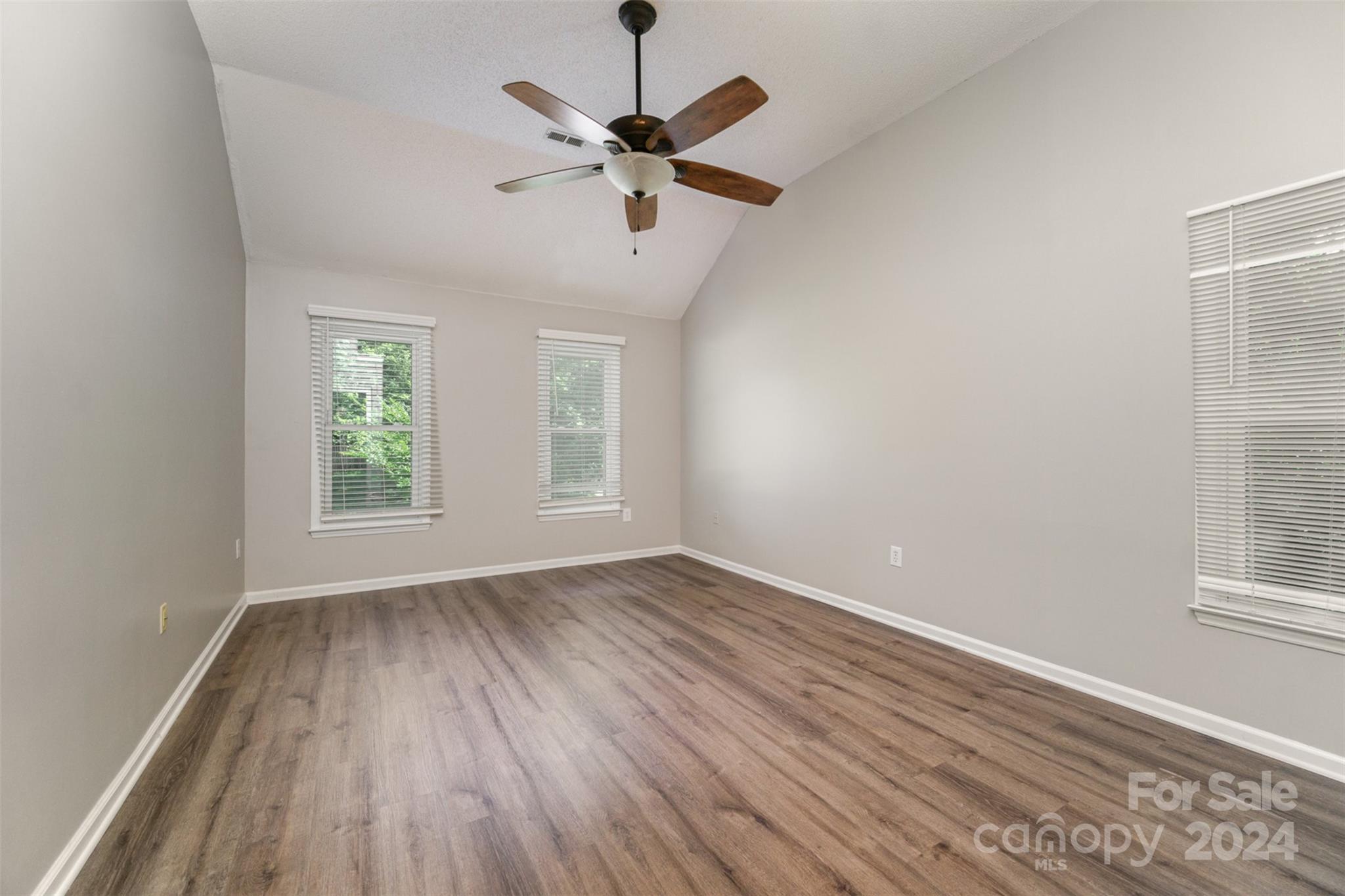 4137 Silvermere Way