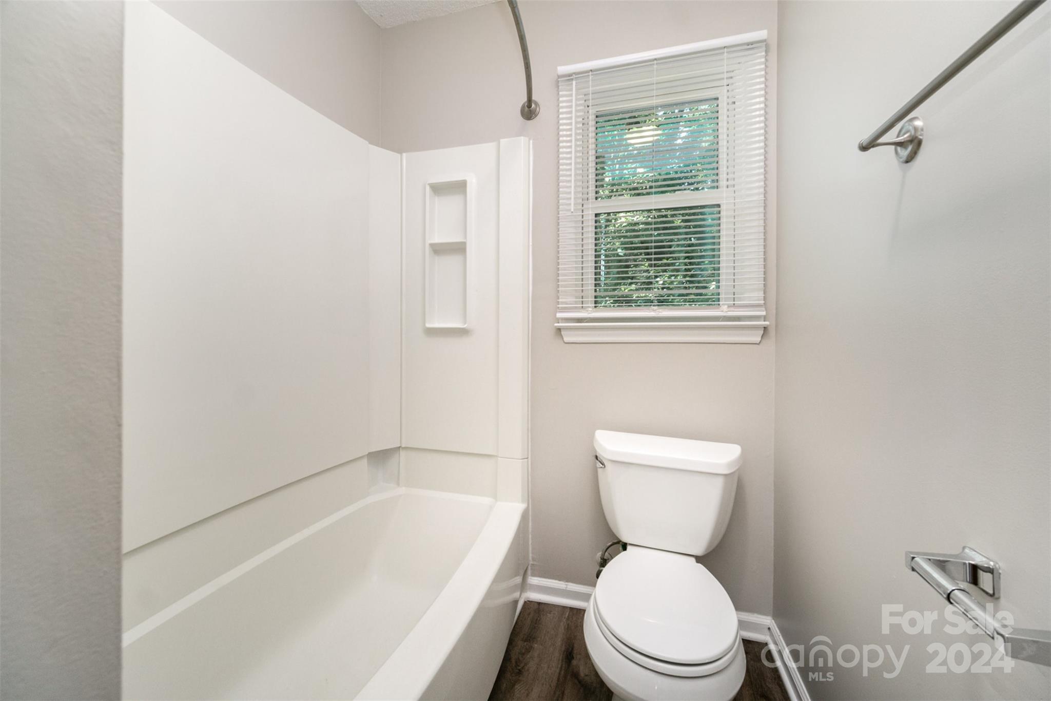 4137 Silvermere Way
