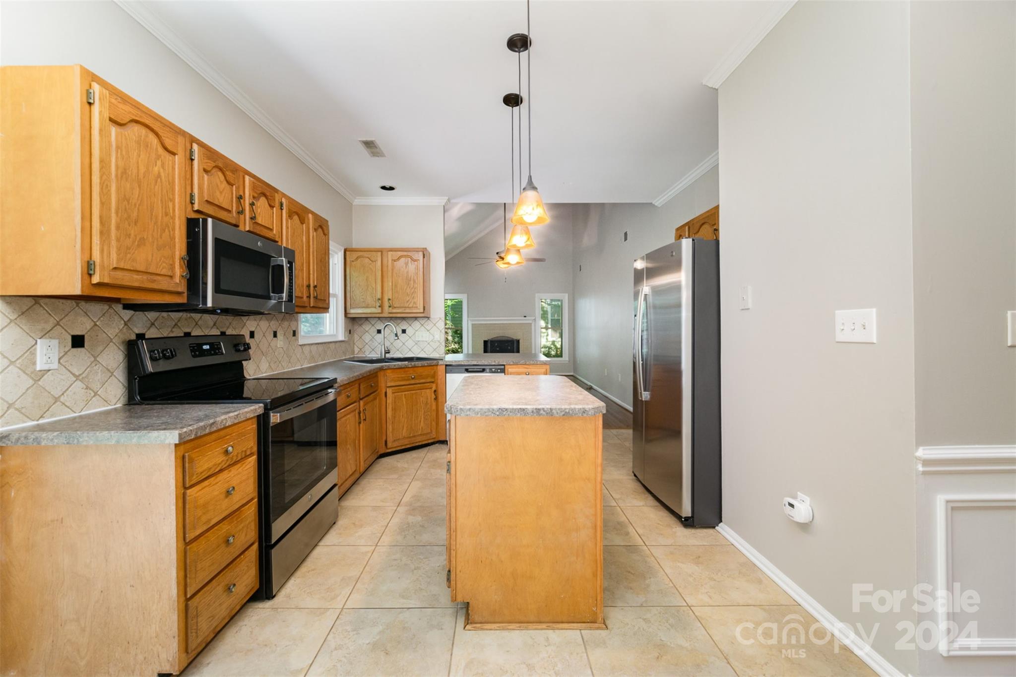 4137 Silvermere Way