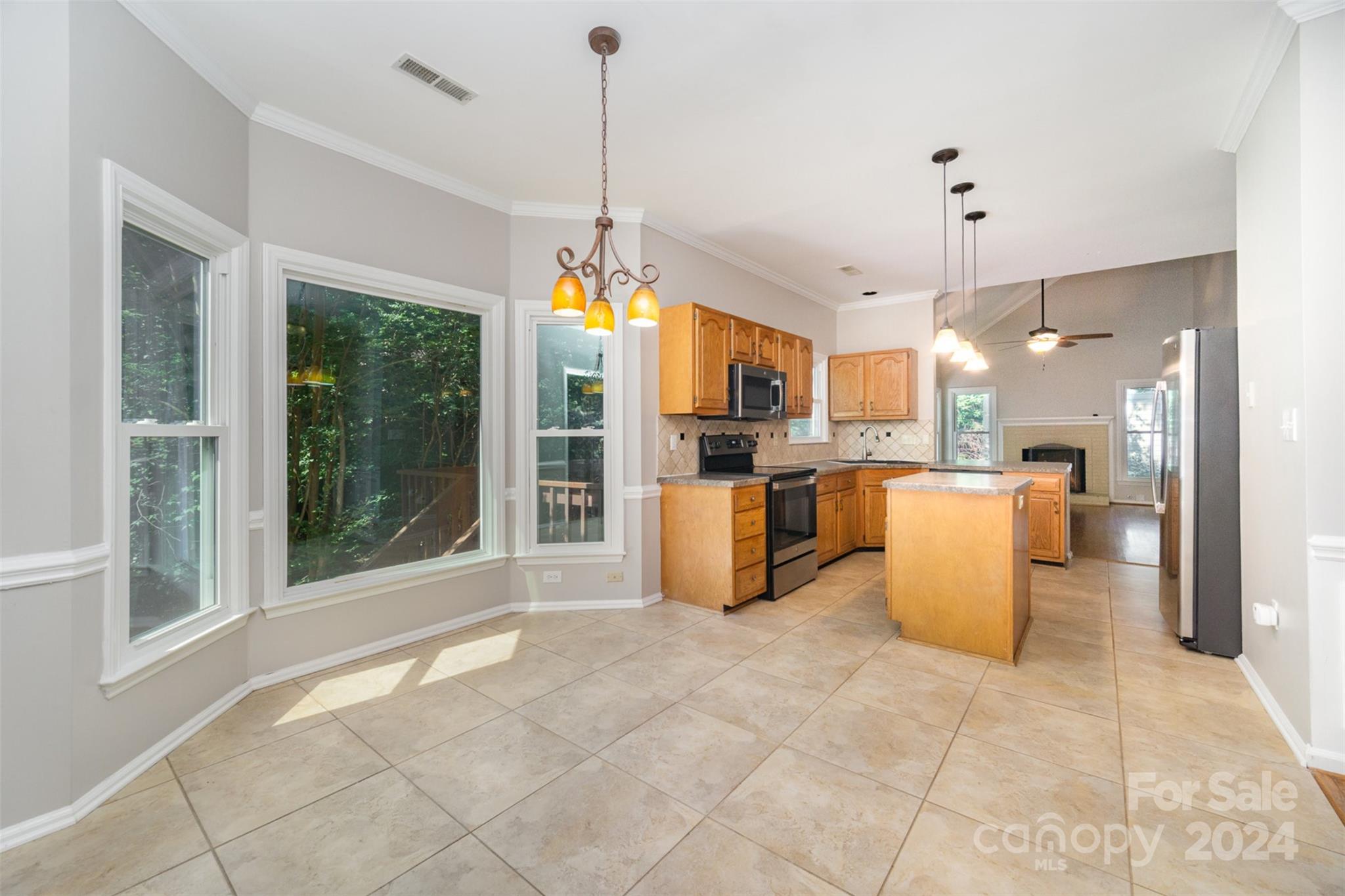 4137 Silvermere Way