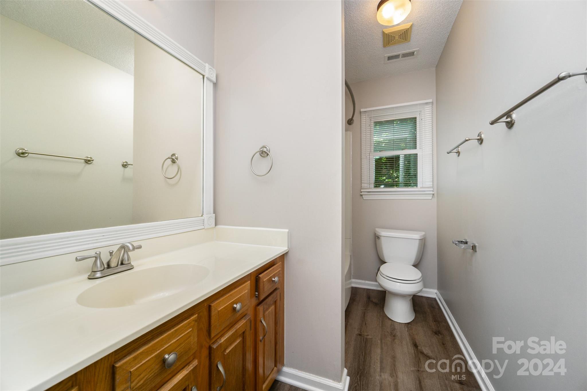 4137 Silvermere Way