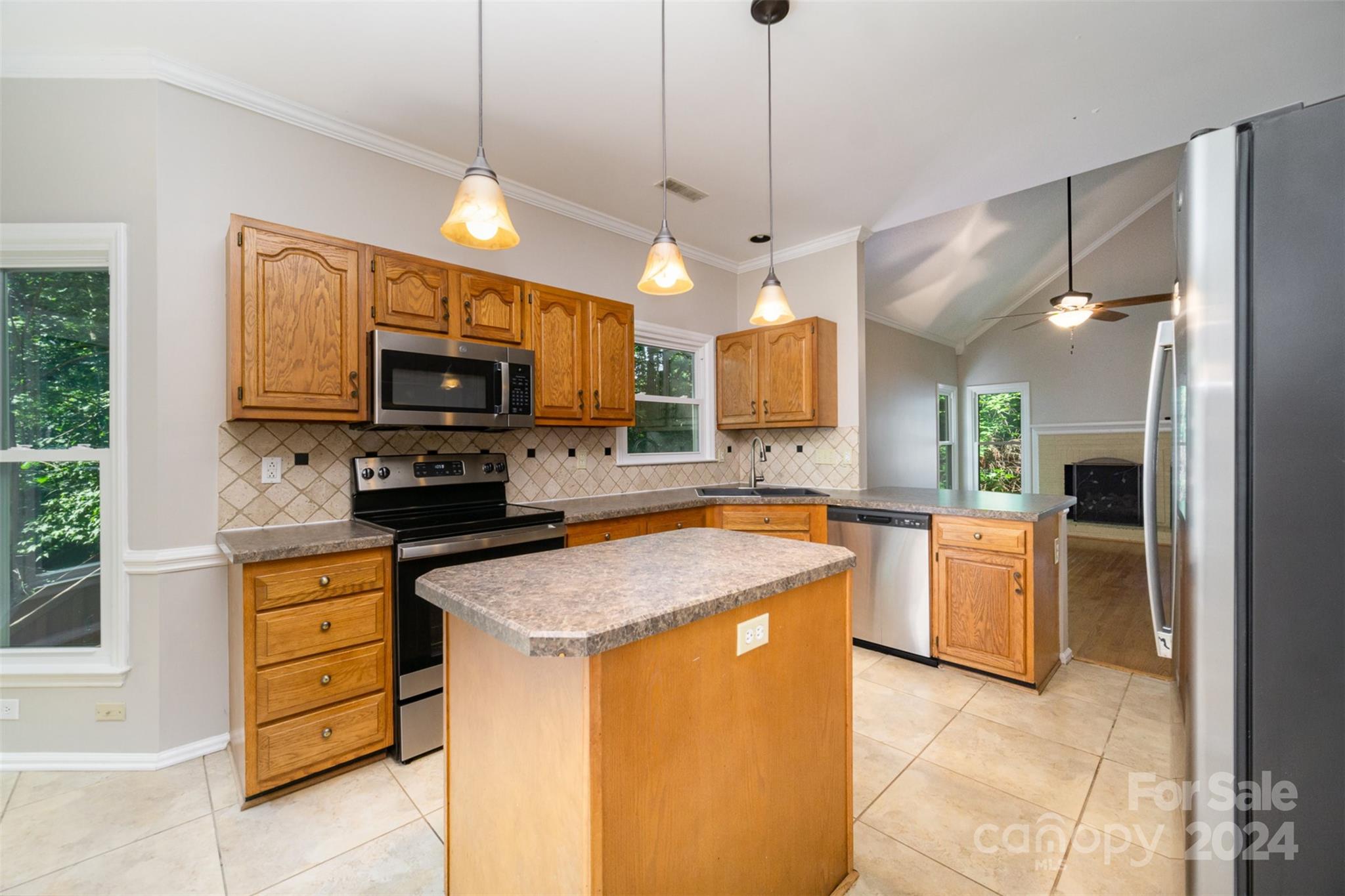 4137 Silvermere Way