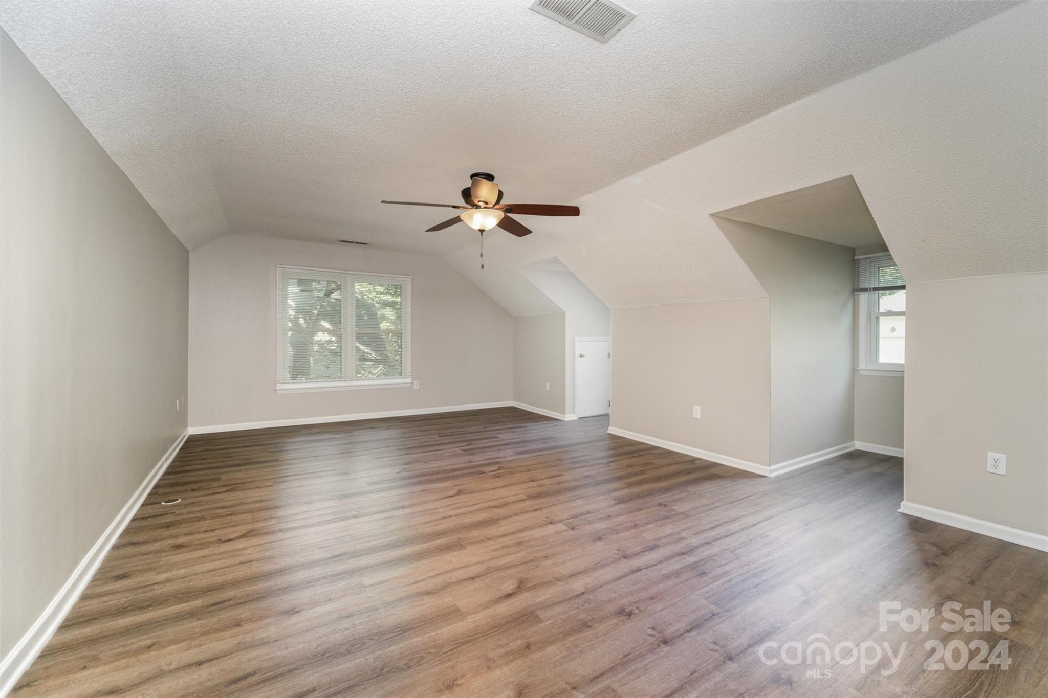 4137 Silvermere Way