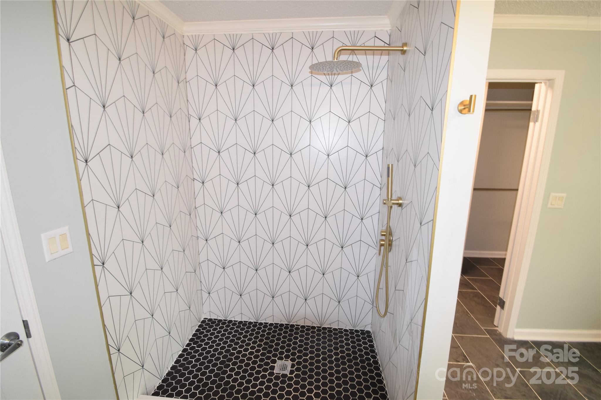 121 Silver Fox Court