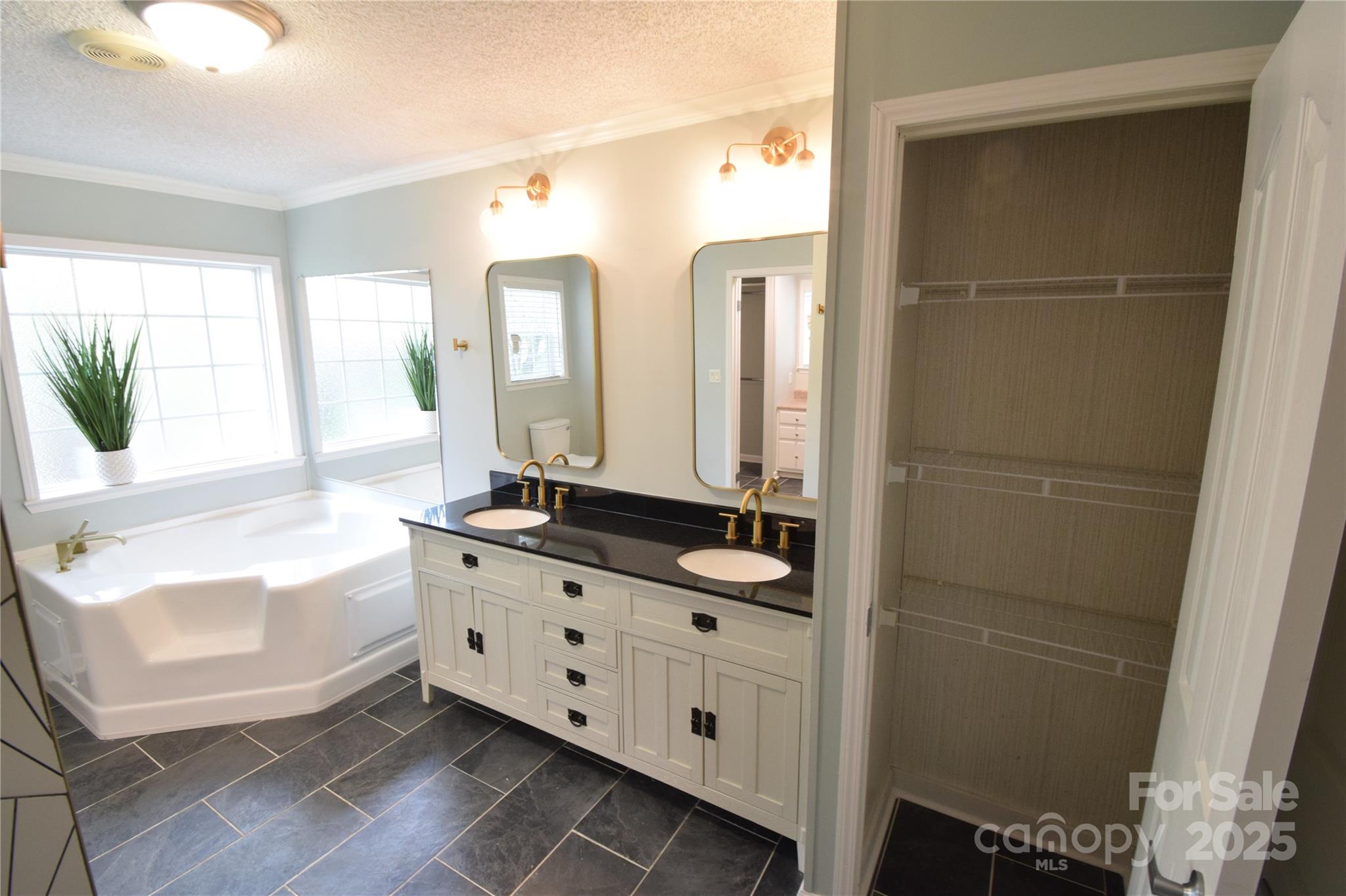 121 Silver Fox Court