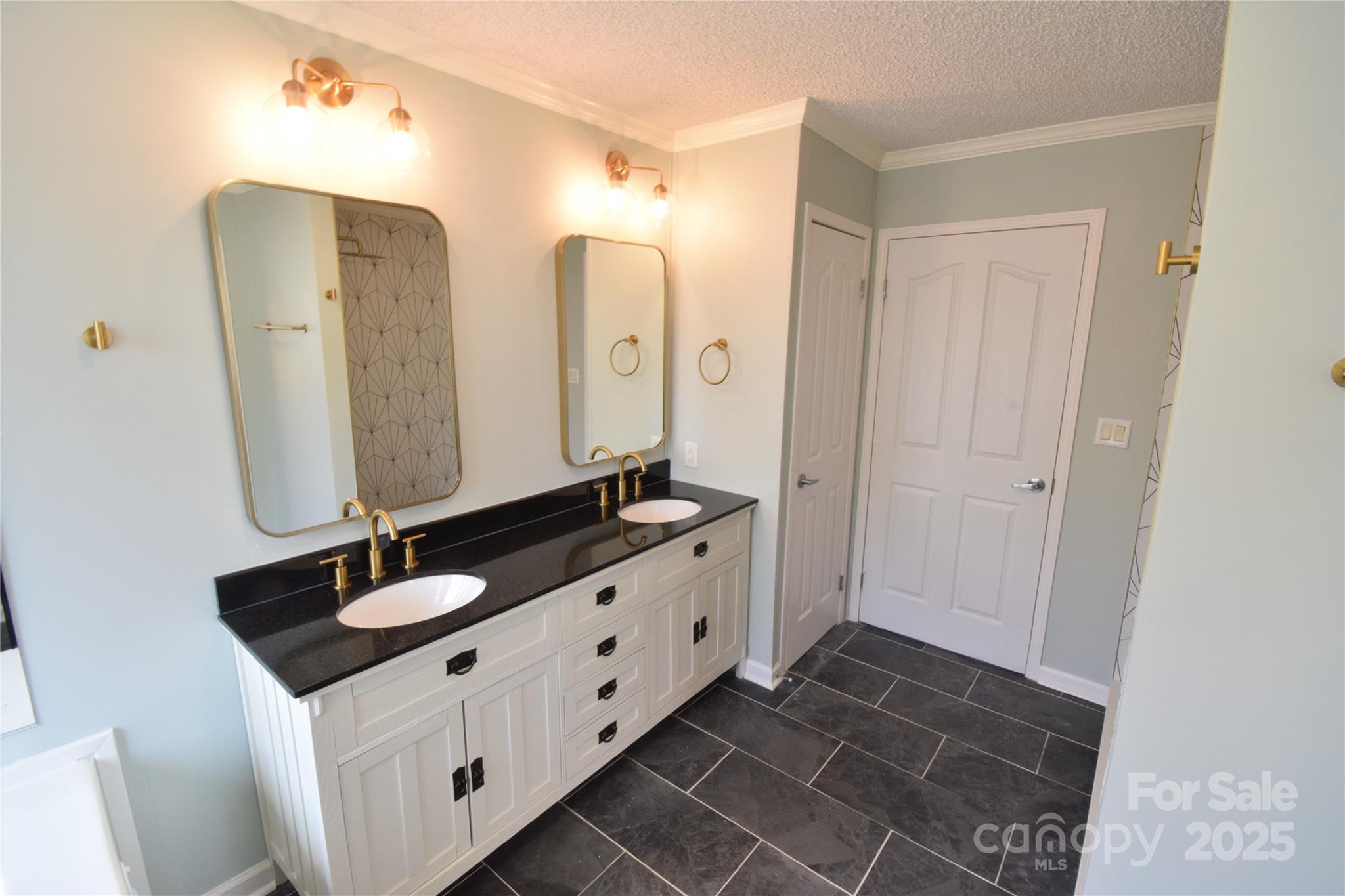 121 Silver Fox Court