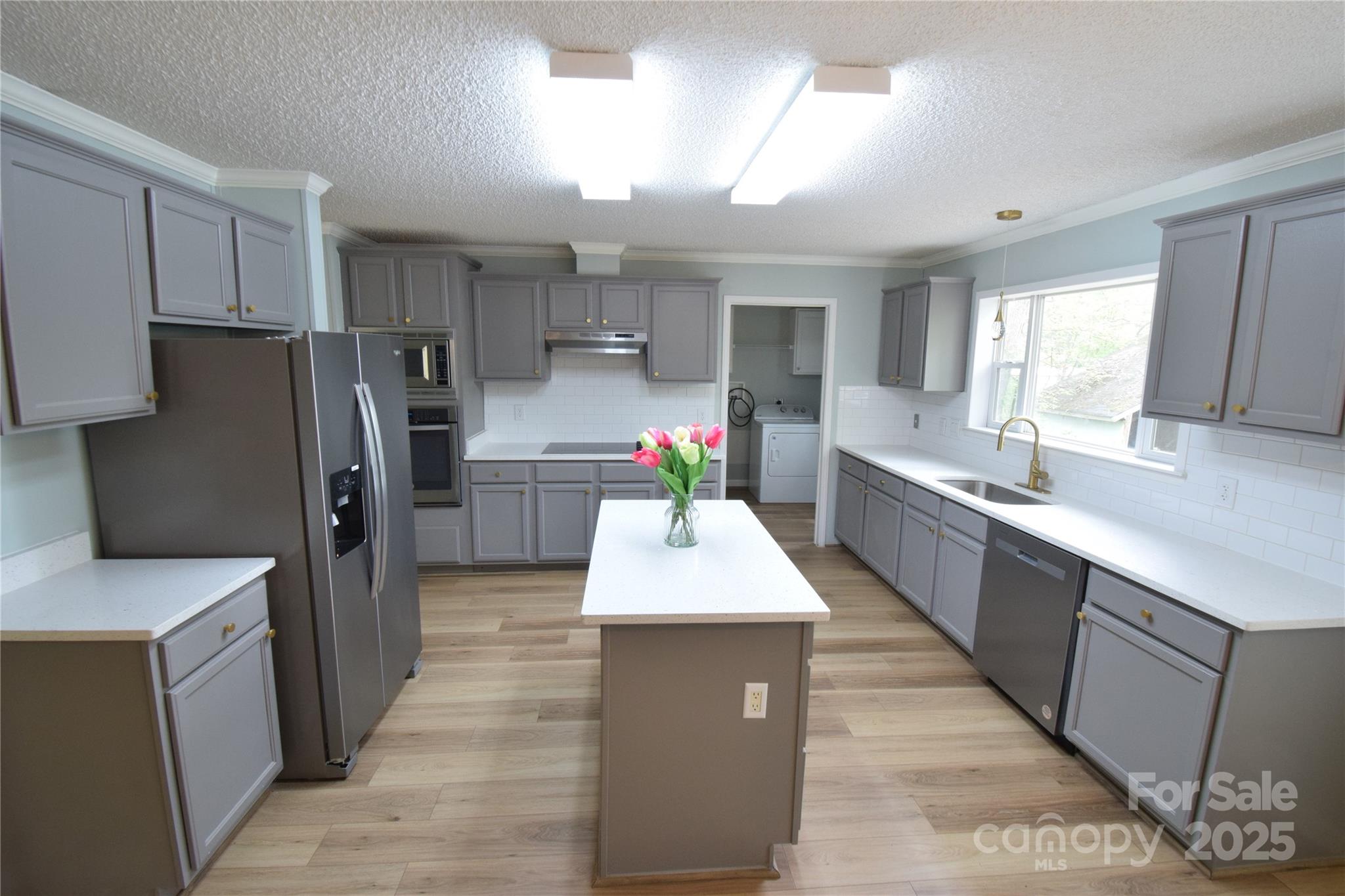 121 Silver Fox Court