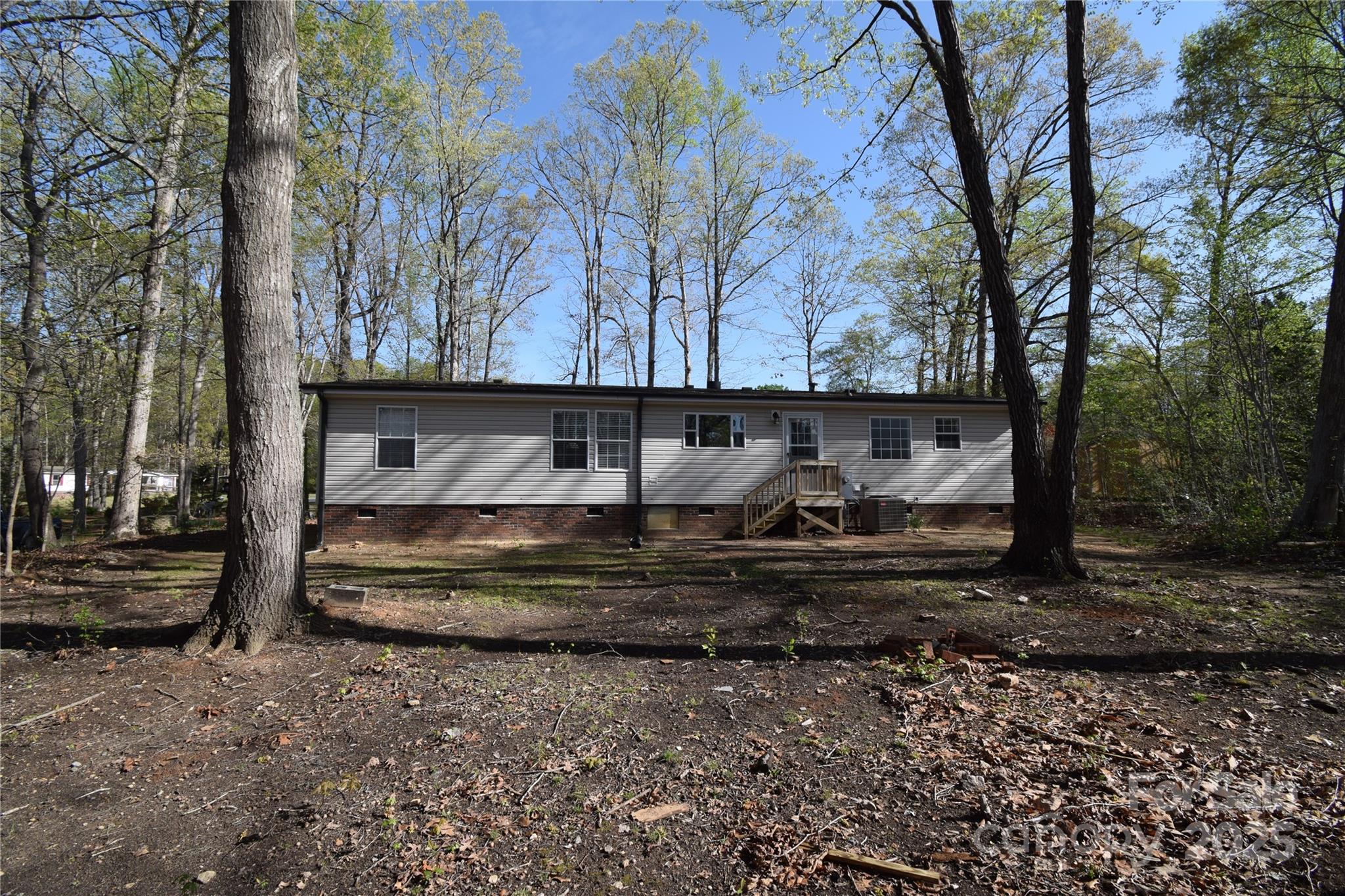 121 Silver Fox Court
