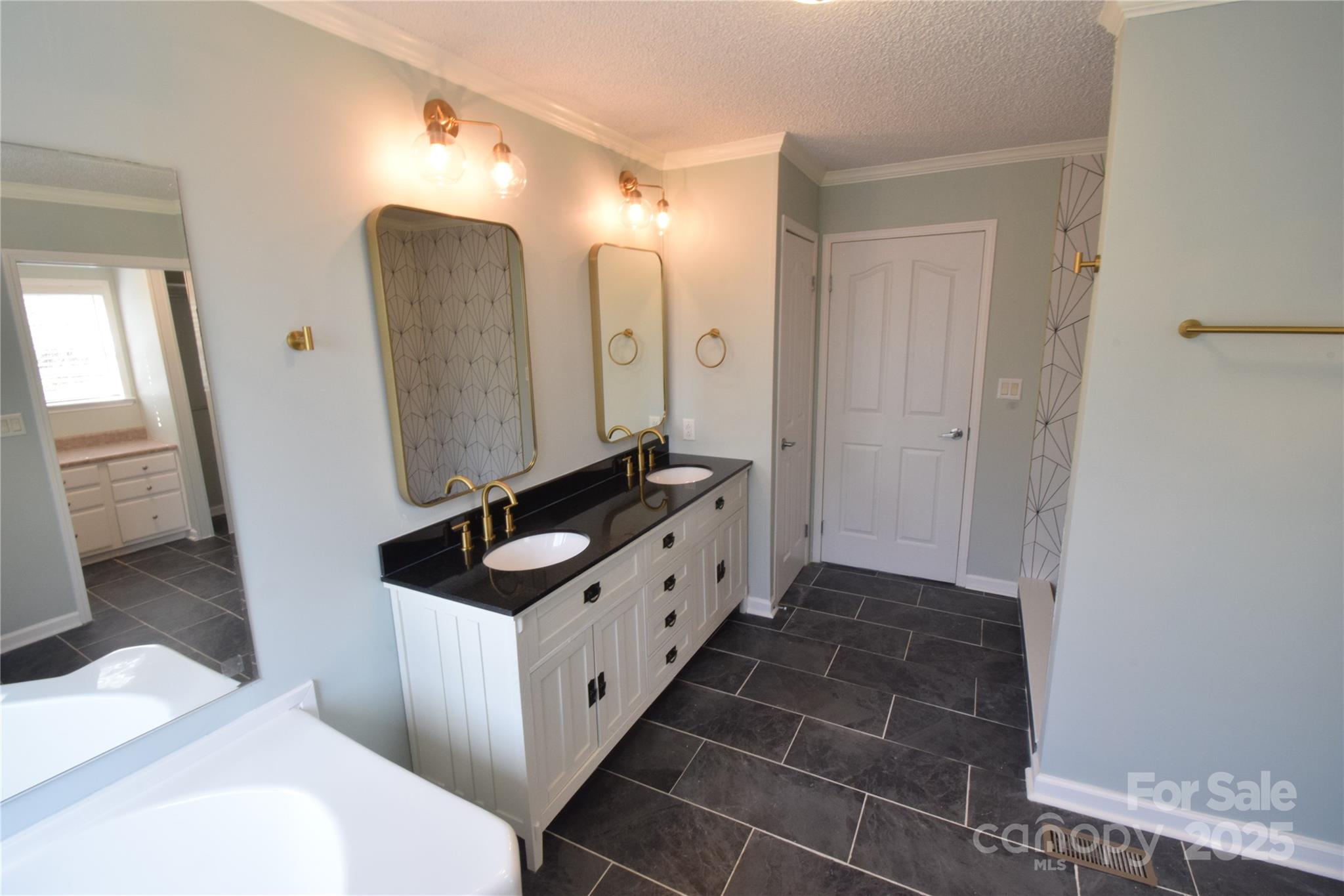 121 Silver Fox Court