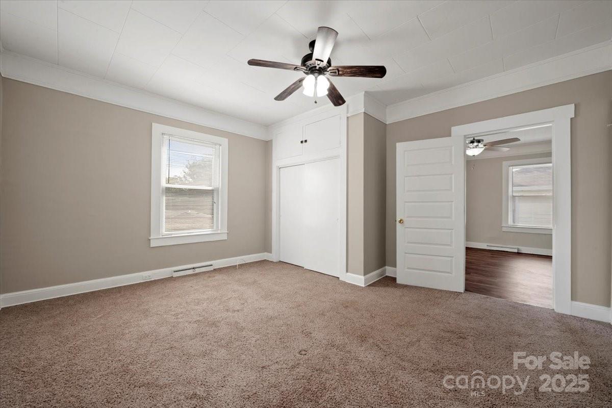 313 Mayflower Avenue
