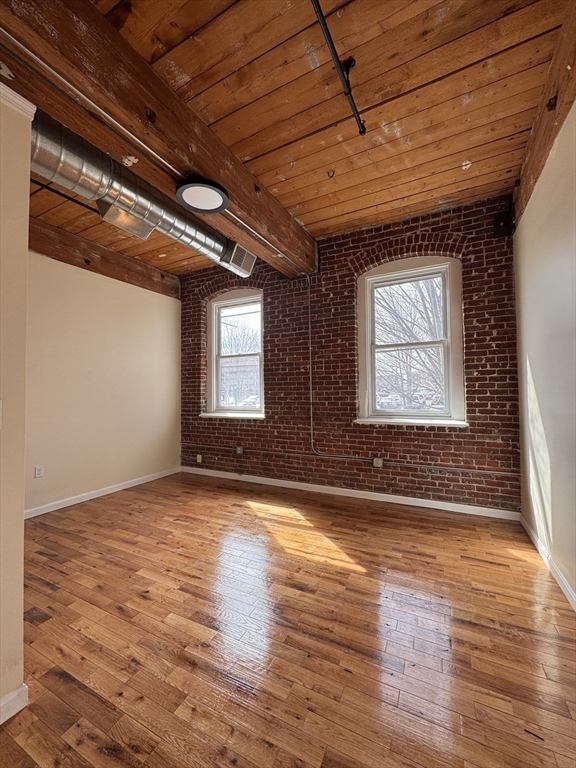 85 Harding St # 1B