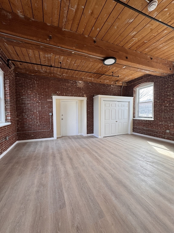 85 Harding St # 1B