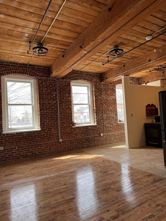 85 Harding St # 1B