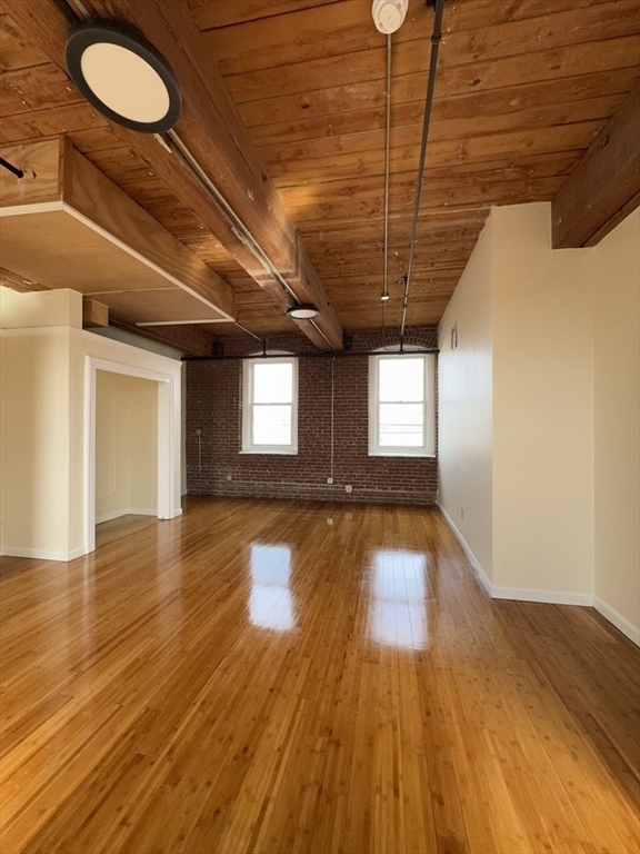 85 Harding St # 2A