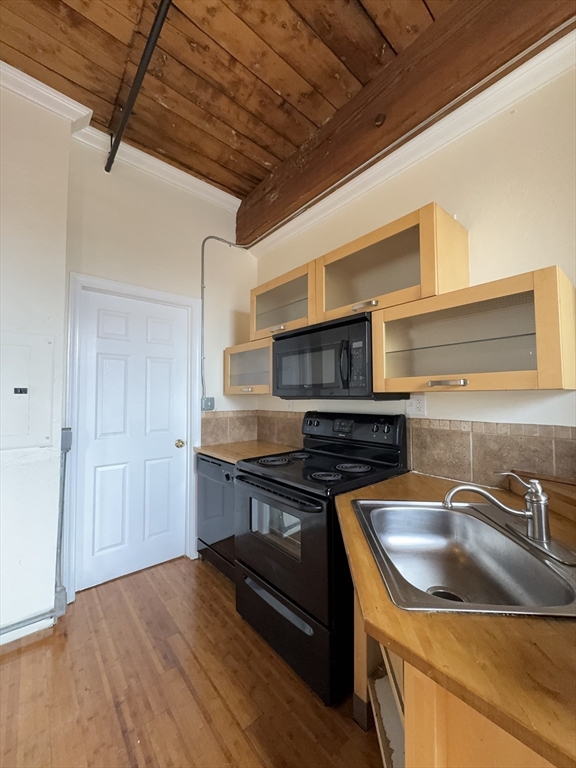 85 Harding St # 2A