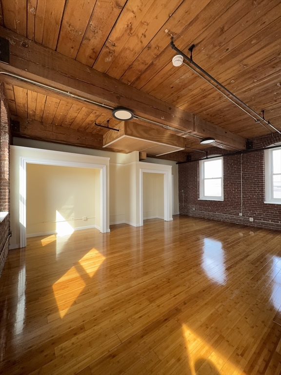 85 Harding St # 2A