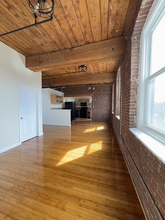 85 Harding St # 2A
