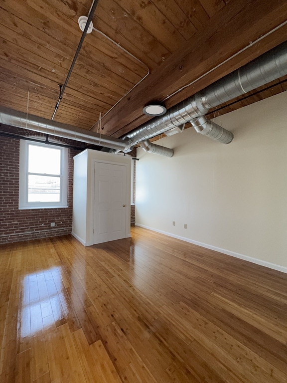 85 Harding St # 2A