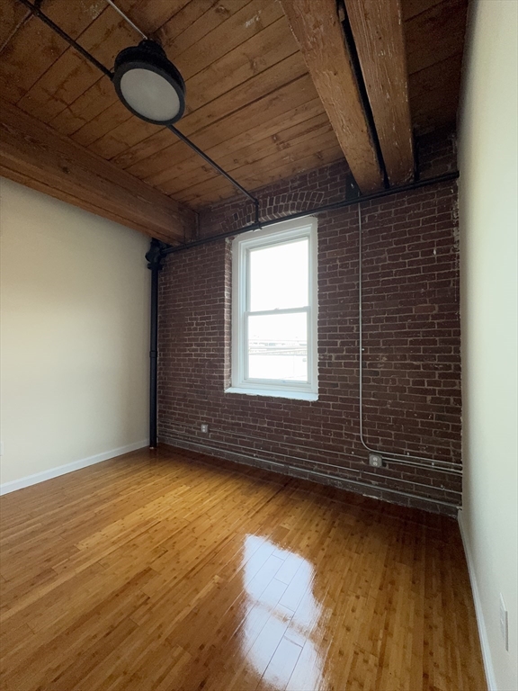 85 Harding St # 2A