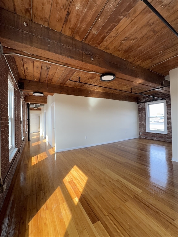 85 Harding St # 3A