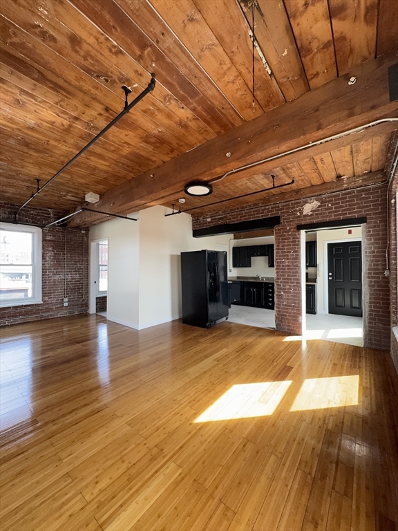 85 Harding St # 3A