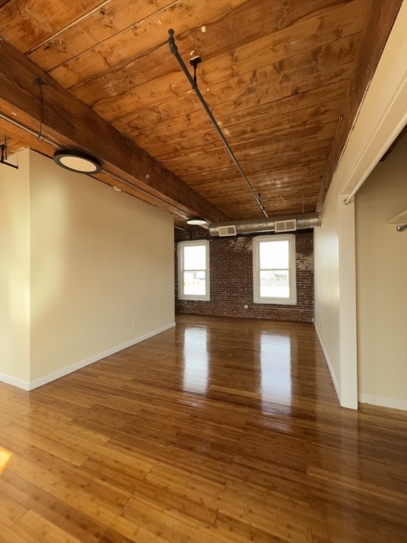 85 Harding St # 3A