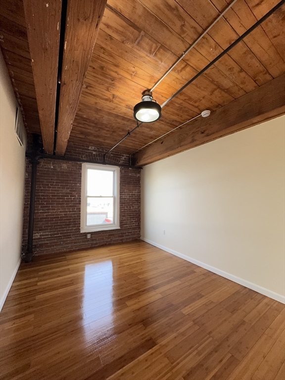 85 Harding St # 3A