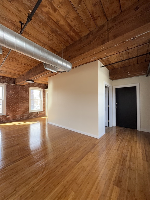 85 Harding St # 3A