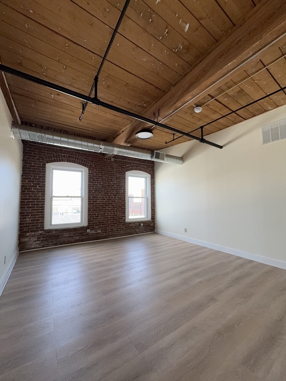 85 Harding St # 4A