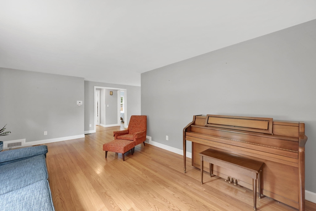 94 Fenimore Blvd