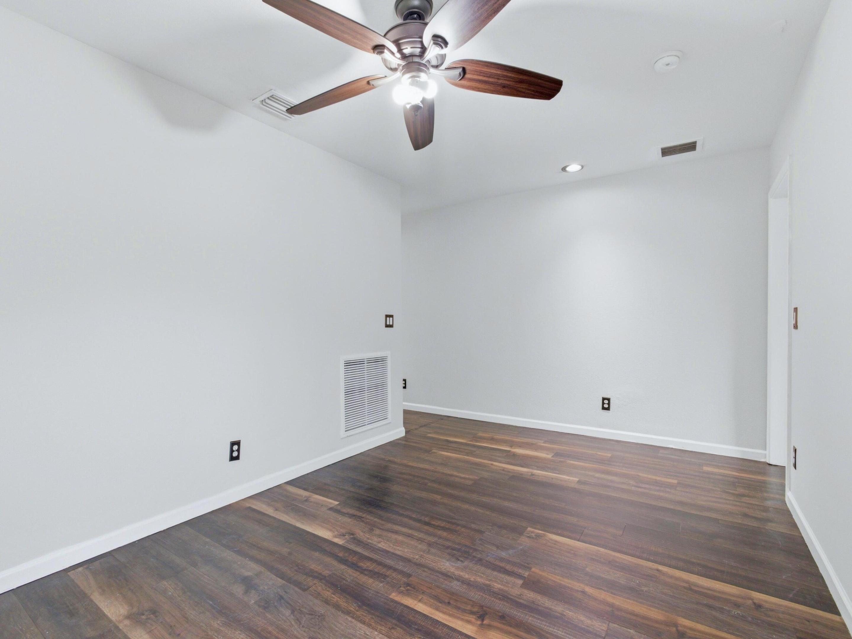 8772 Cypress Walk Court