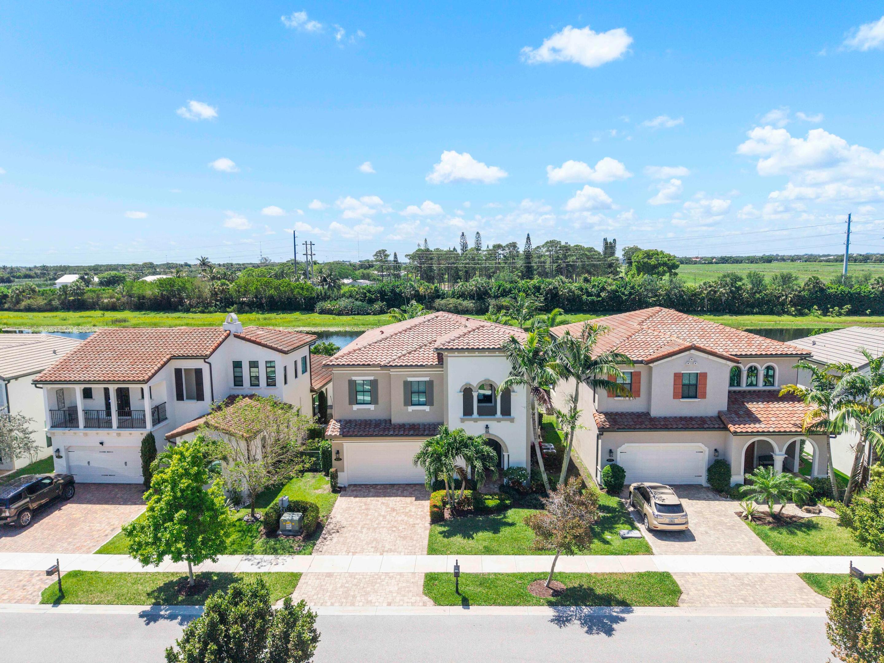 8723 Grand Prix Lane