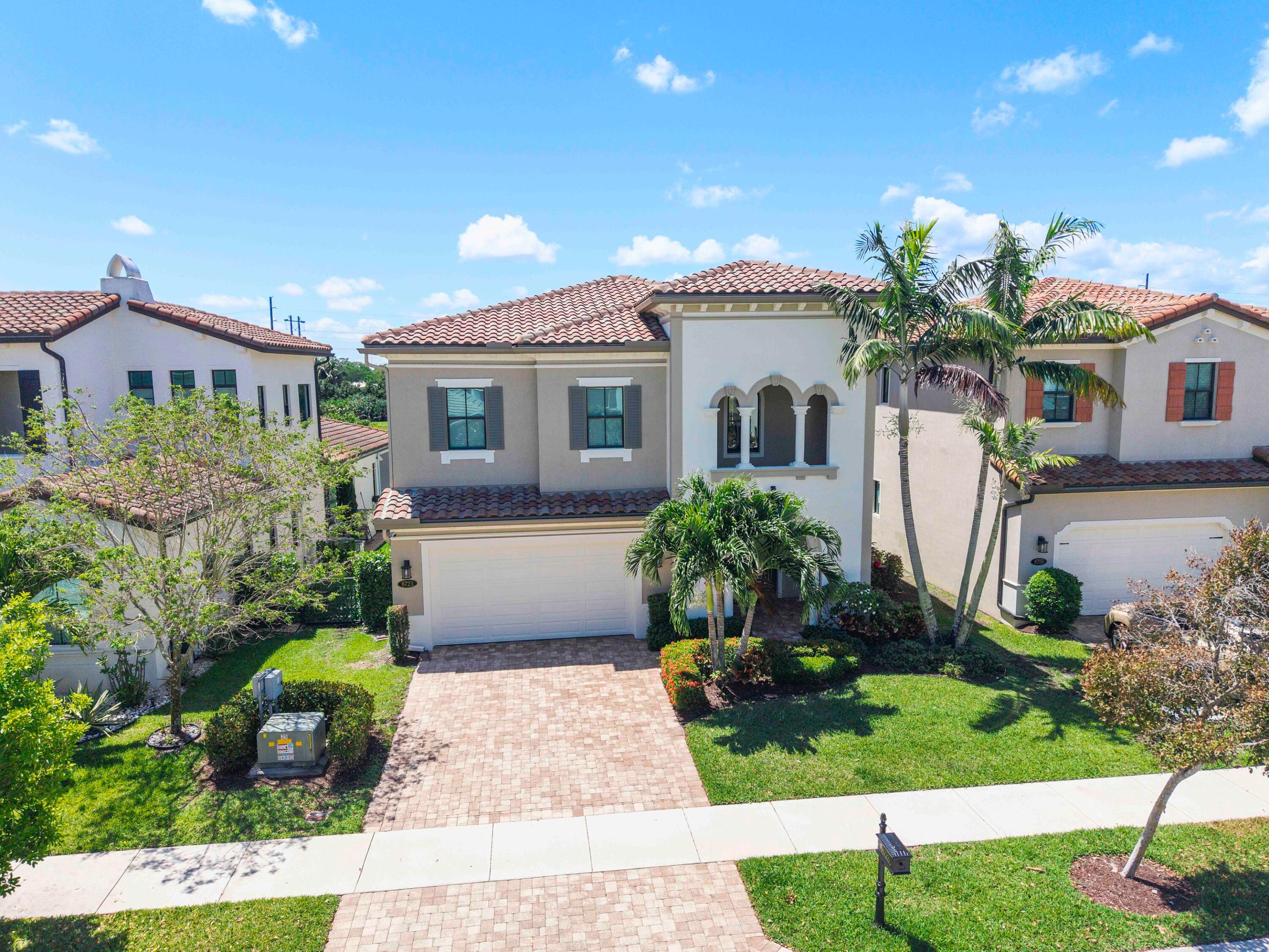 8723 Grand Prix Lane