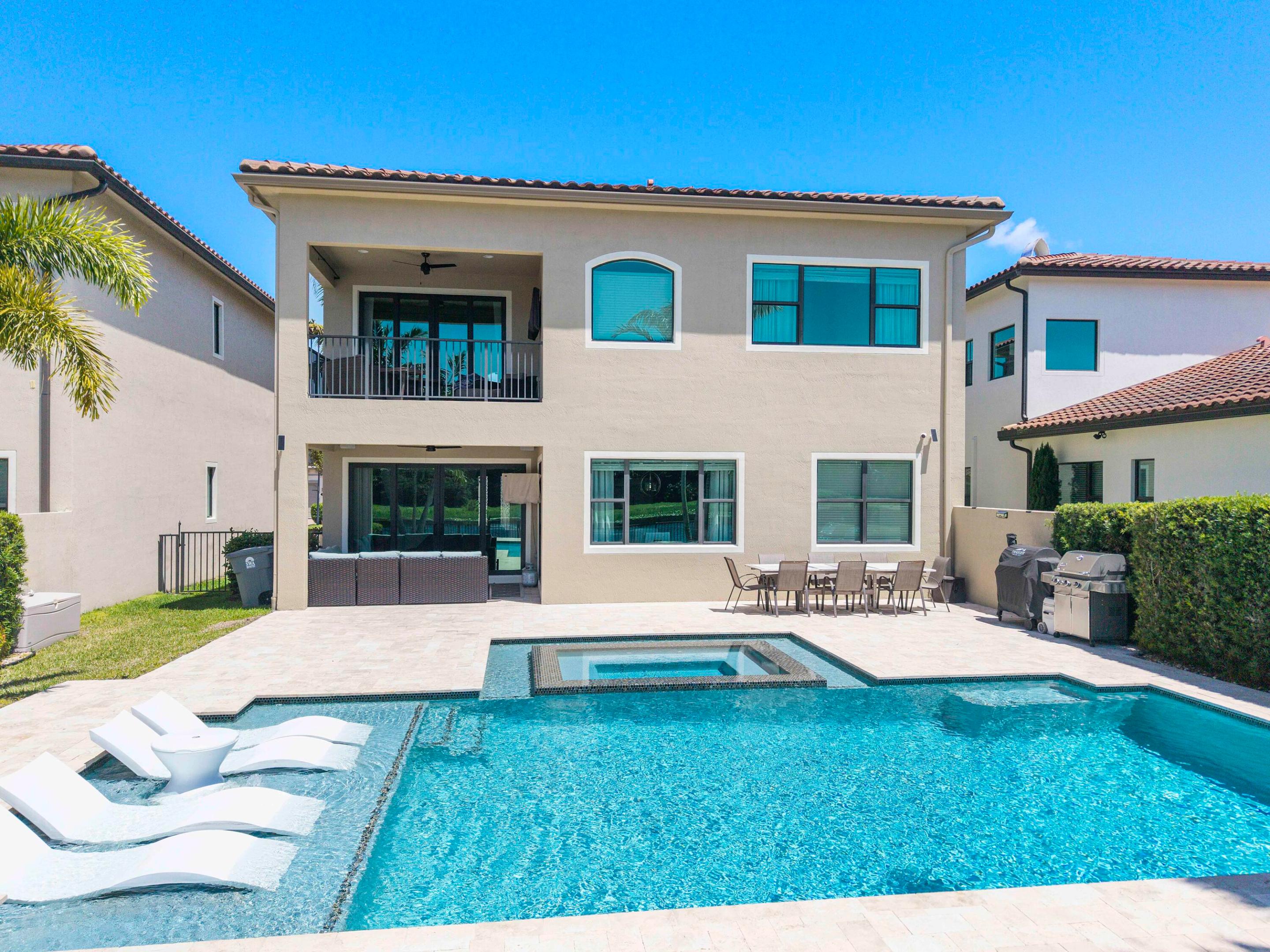 8723 Grand Prix Lane