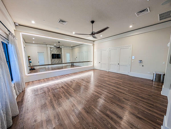 8723 Grand Prix Lane