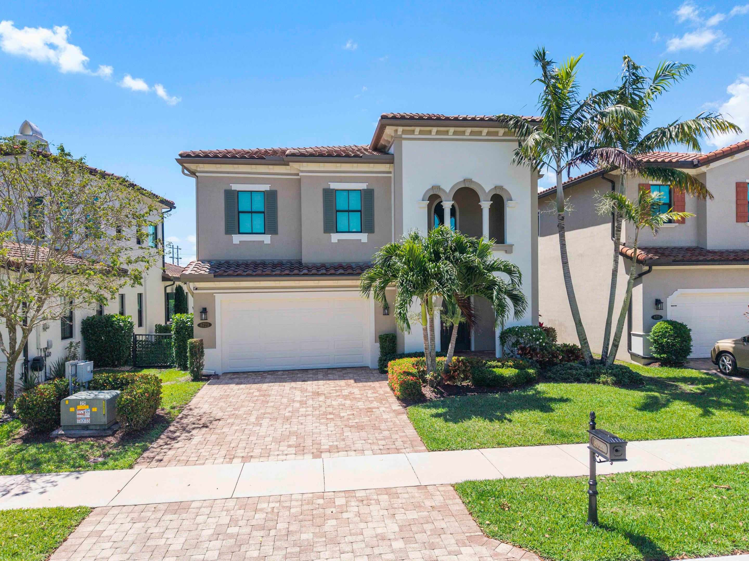 8723 Grand Prix Lane
